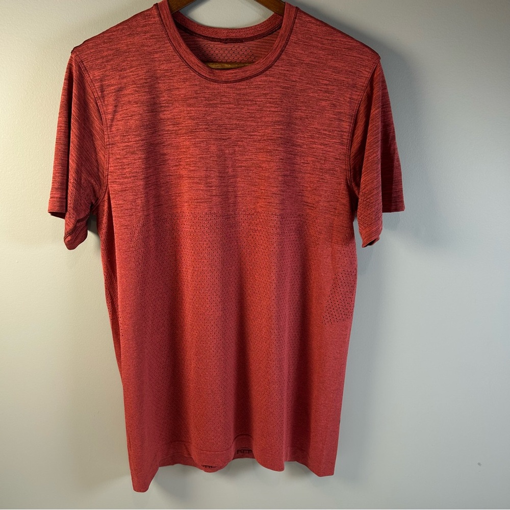 Lululemon Heather Red Metal Vent Breathe Short Sleeve T Shirt Men's Size Medium